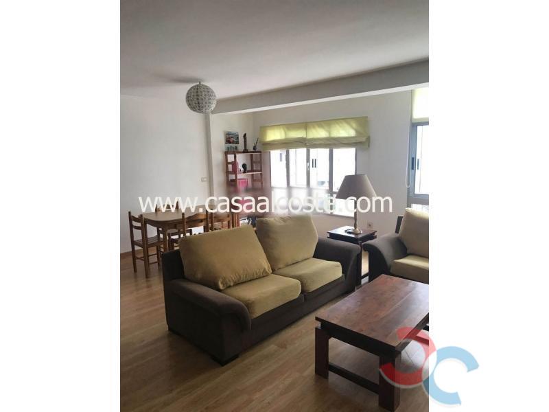 For sale of flat in Cuntis