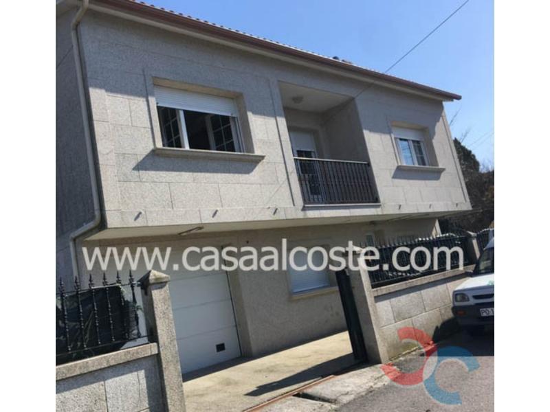 For sale of house in Meaño