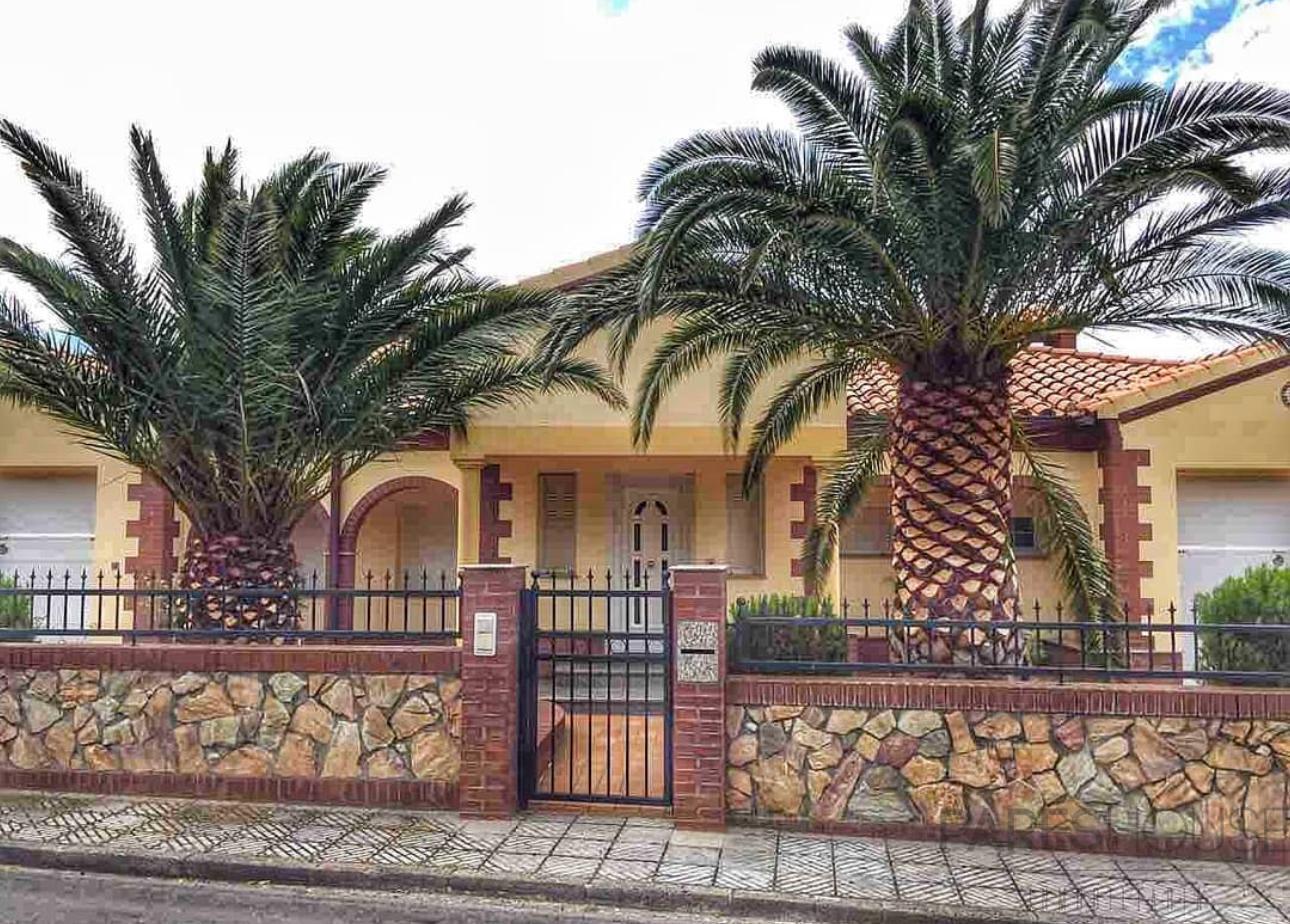 For rent of chalet in Palau-Saverdera
