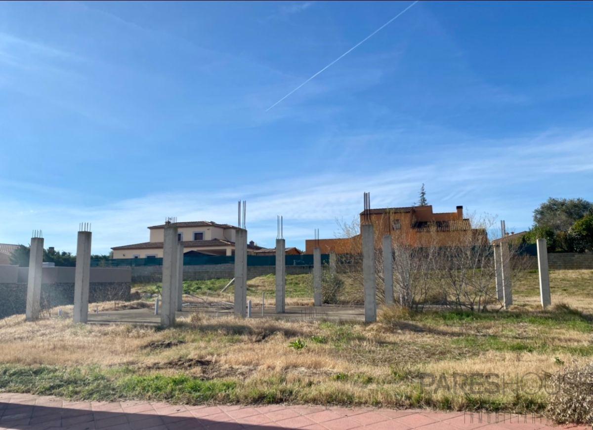 For sale of land in Peralada
