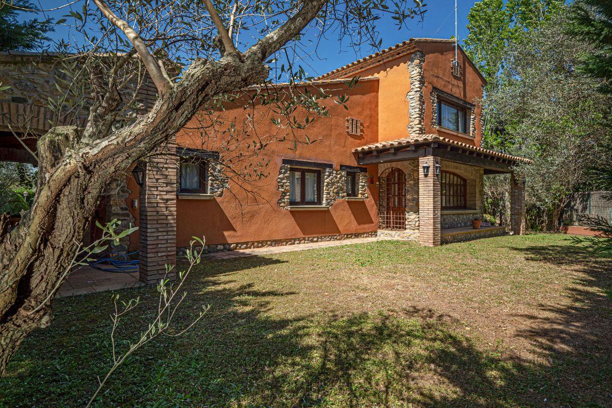 For sale of villa in Peralada
