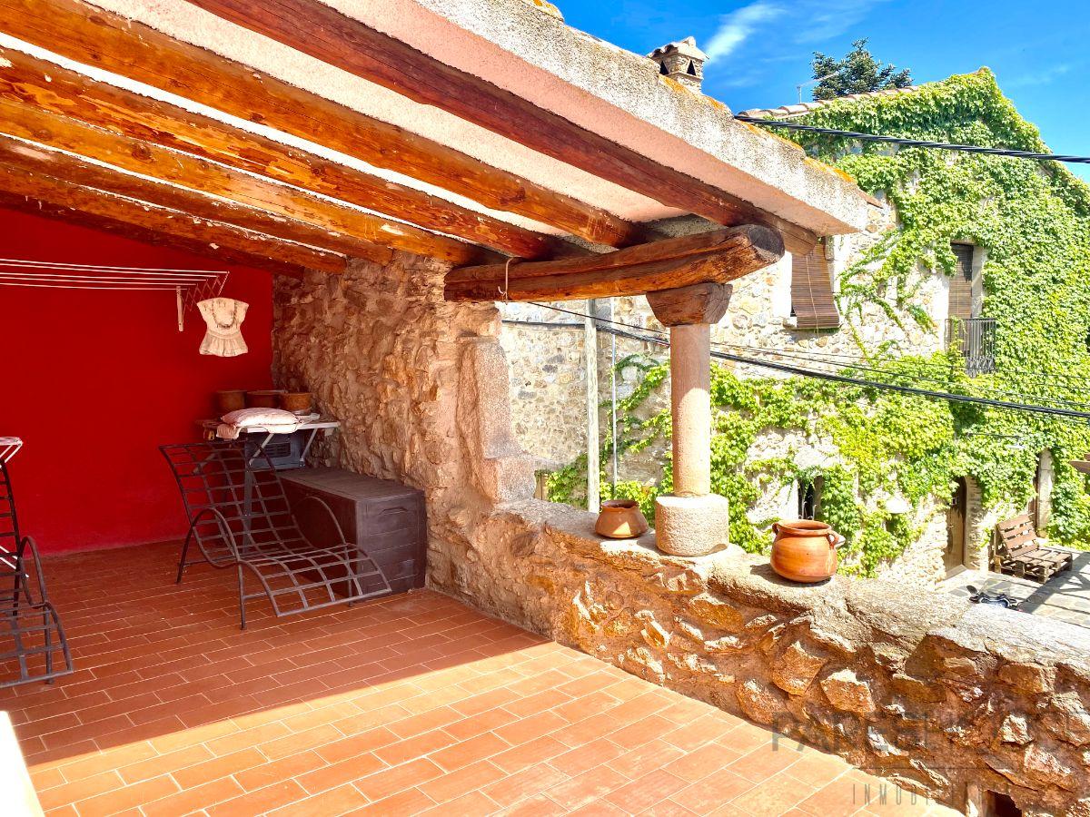 For sale of house in Palau-Saverdera