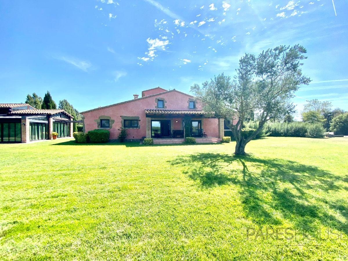 For sale of chalet in Peralada