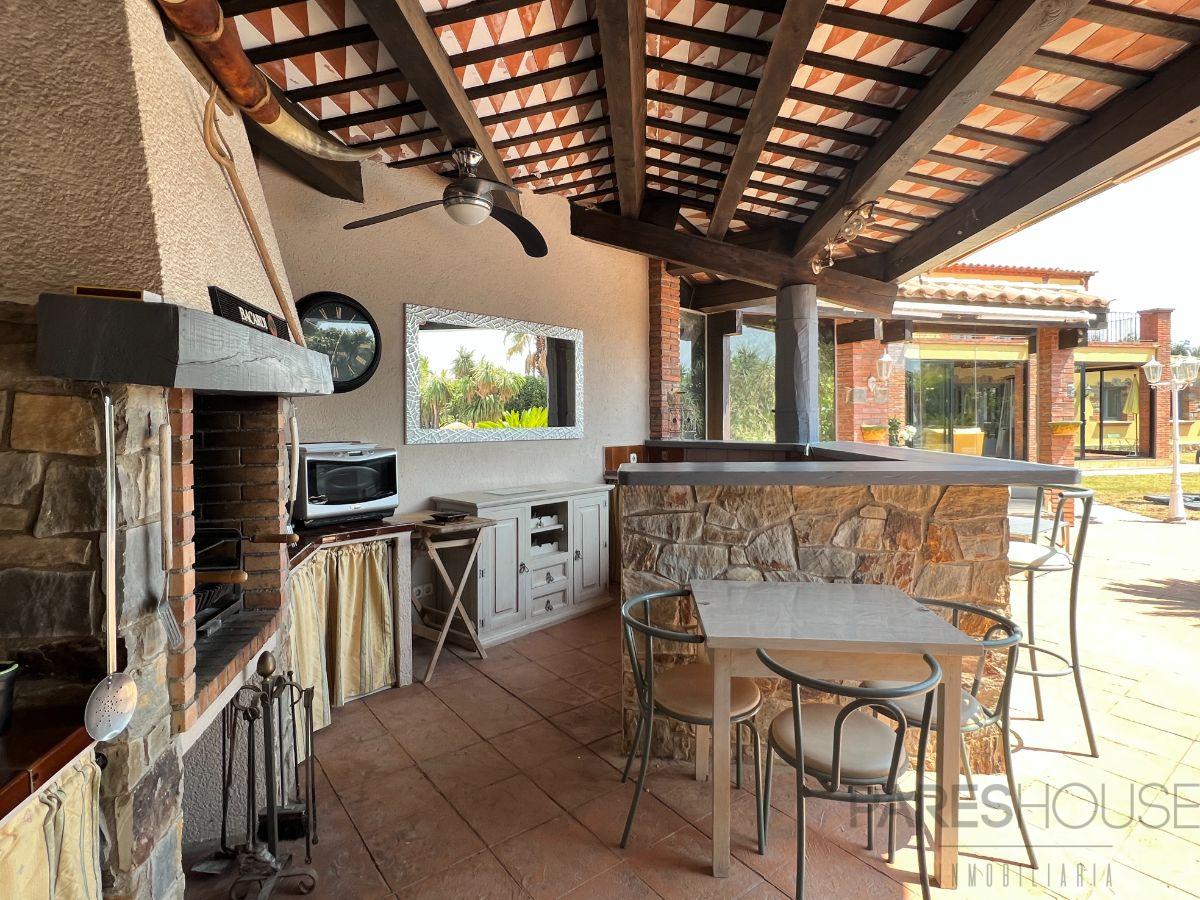 For sale of chalet in Peralada