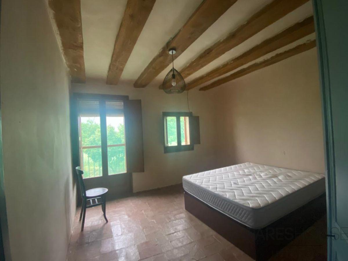 For sale of masia in Besalú
