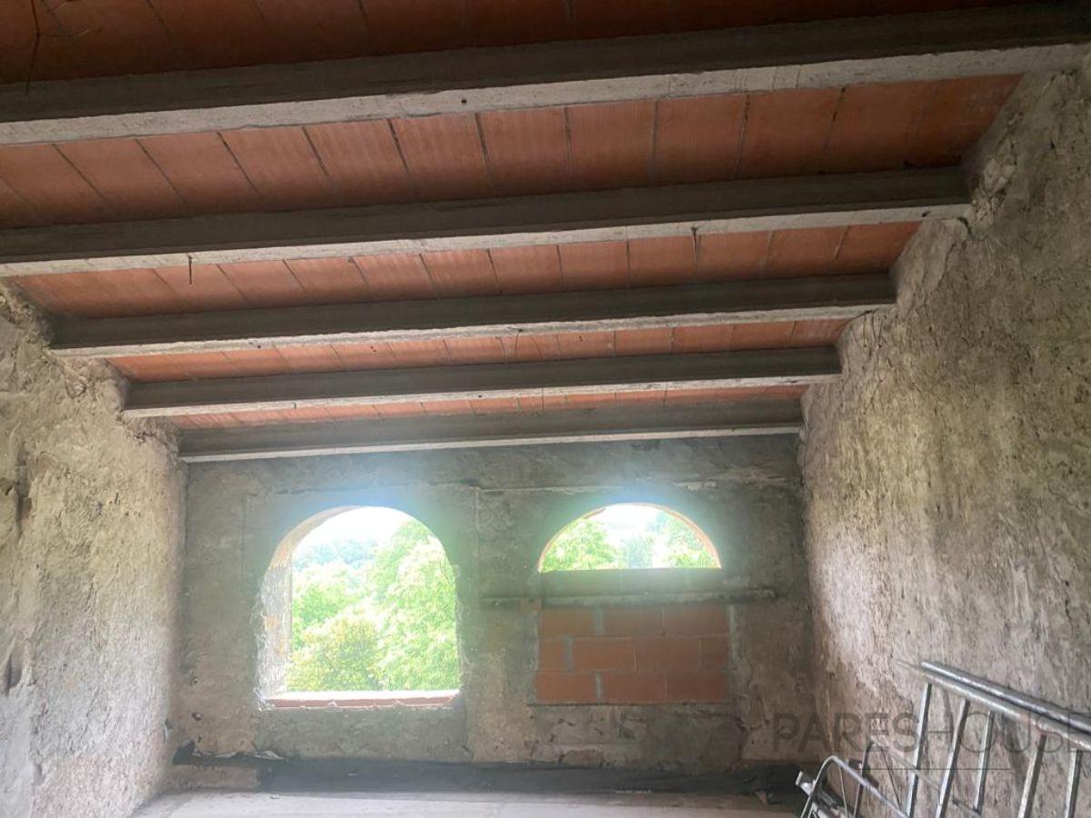 For sale of masia in Besalú