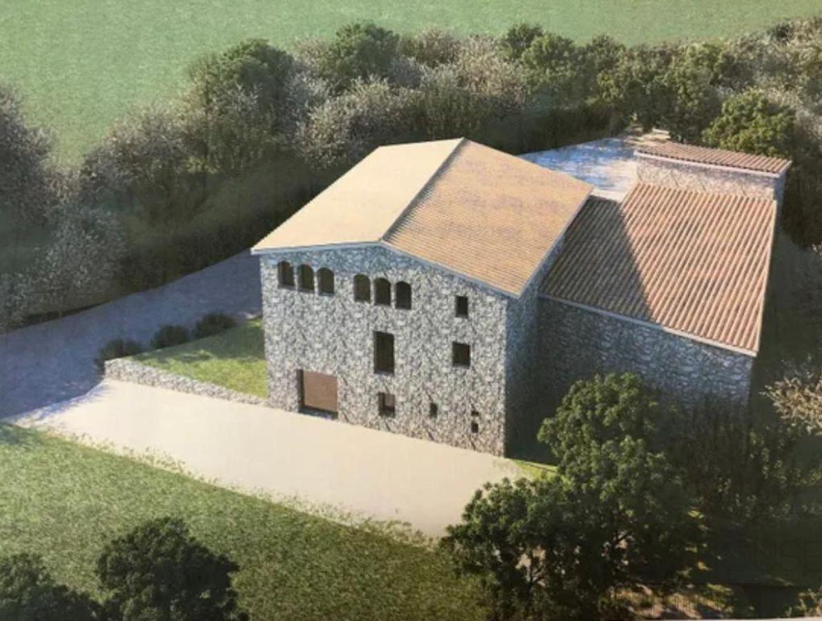 Venta de masía en Besalú