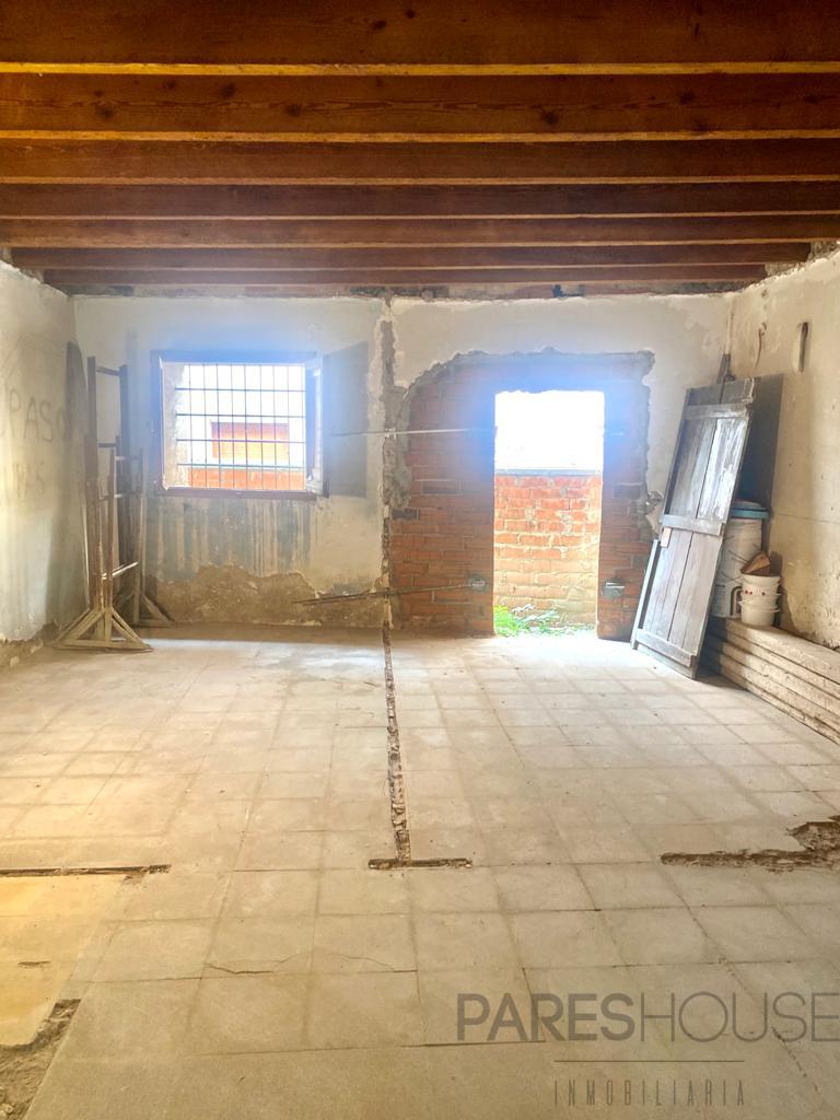 For sale of house in Sant Climent Sescebes