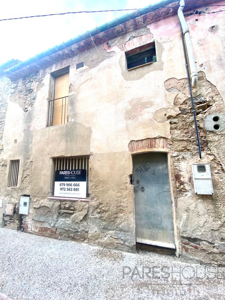 For sale of house in Sant Climent Sescebes