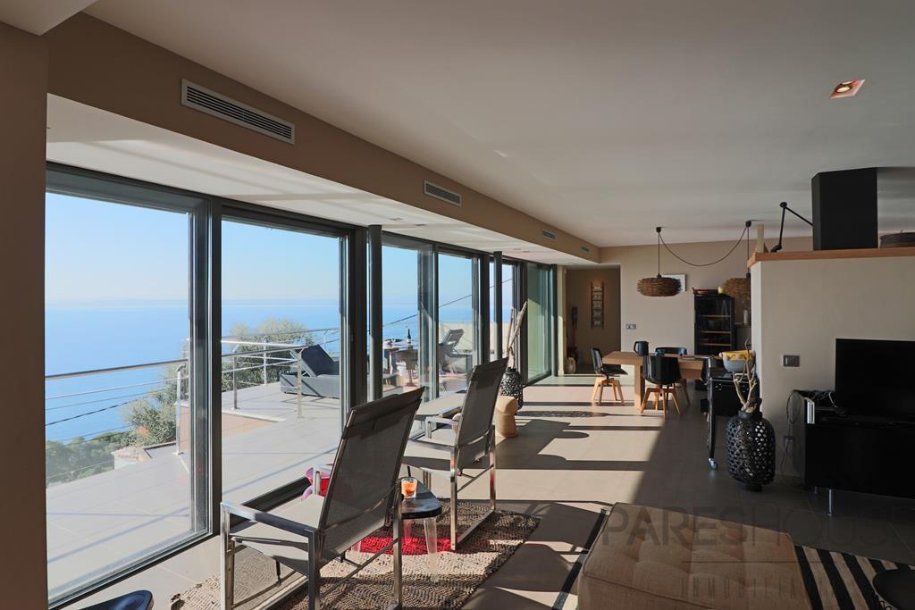 For sale of chalet in Roses