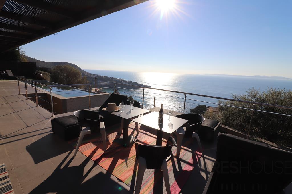 For sale of chalet in Roses