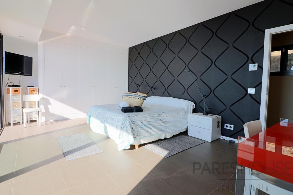 For sale of chalet in Roses
