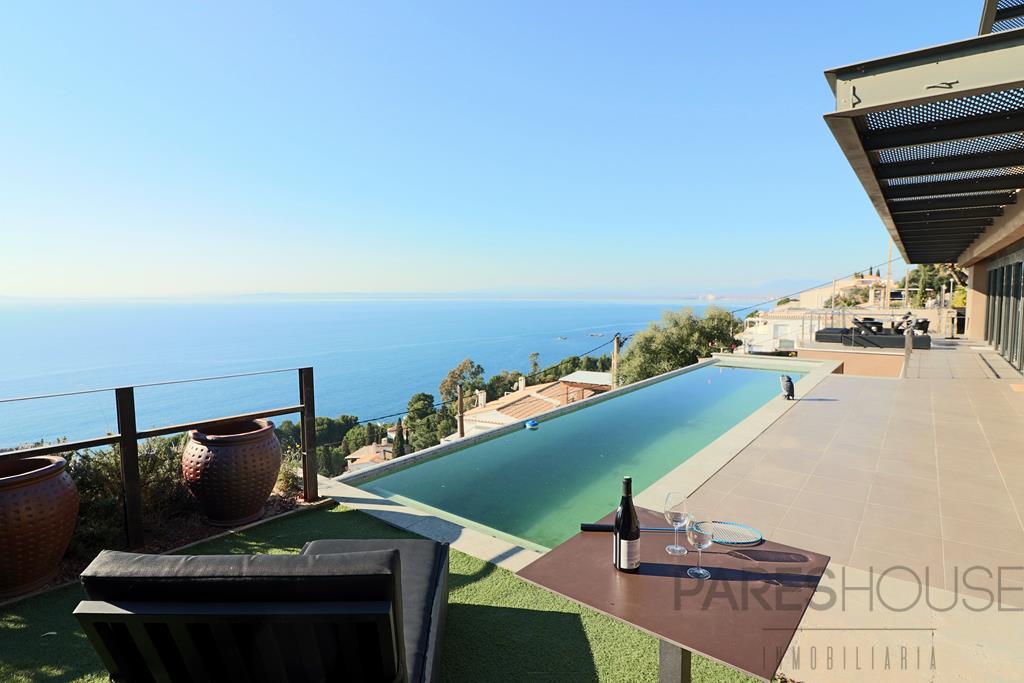 For sale of chalet in Roses