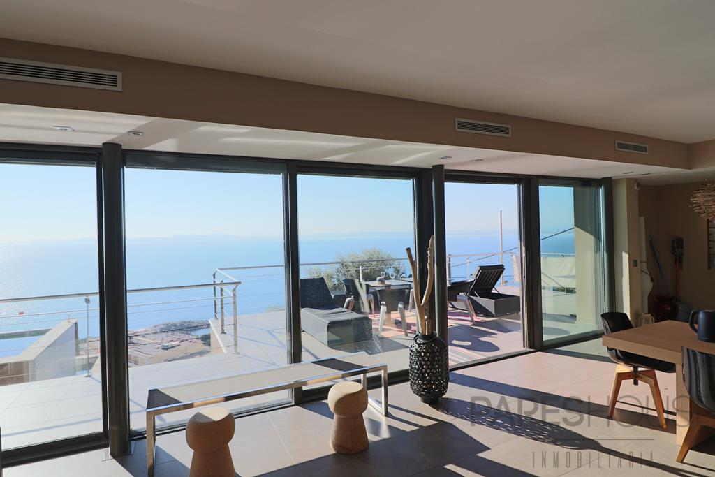 For sale of chalet in Roses