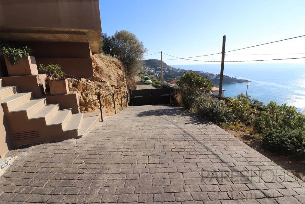 For sale of chalet in Roses