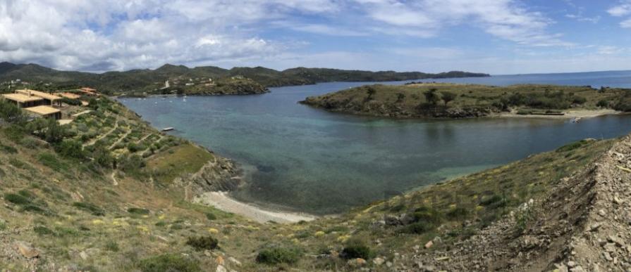 For sale of land in Cadaqués