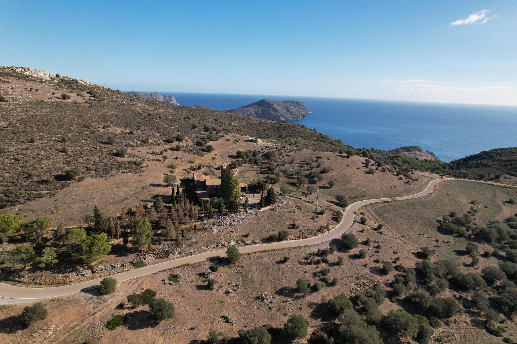 For sale of rural property in Roses