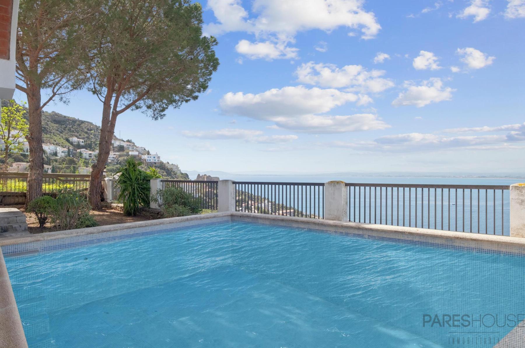 For sale of chalet in Roses