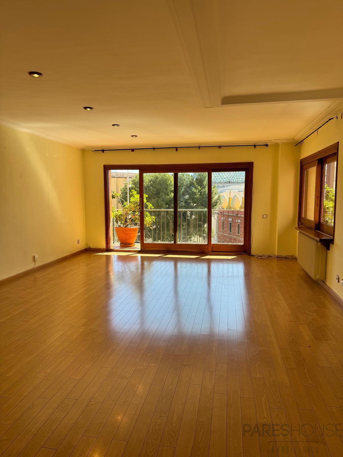 For sale of flat in Figueres