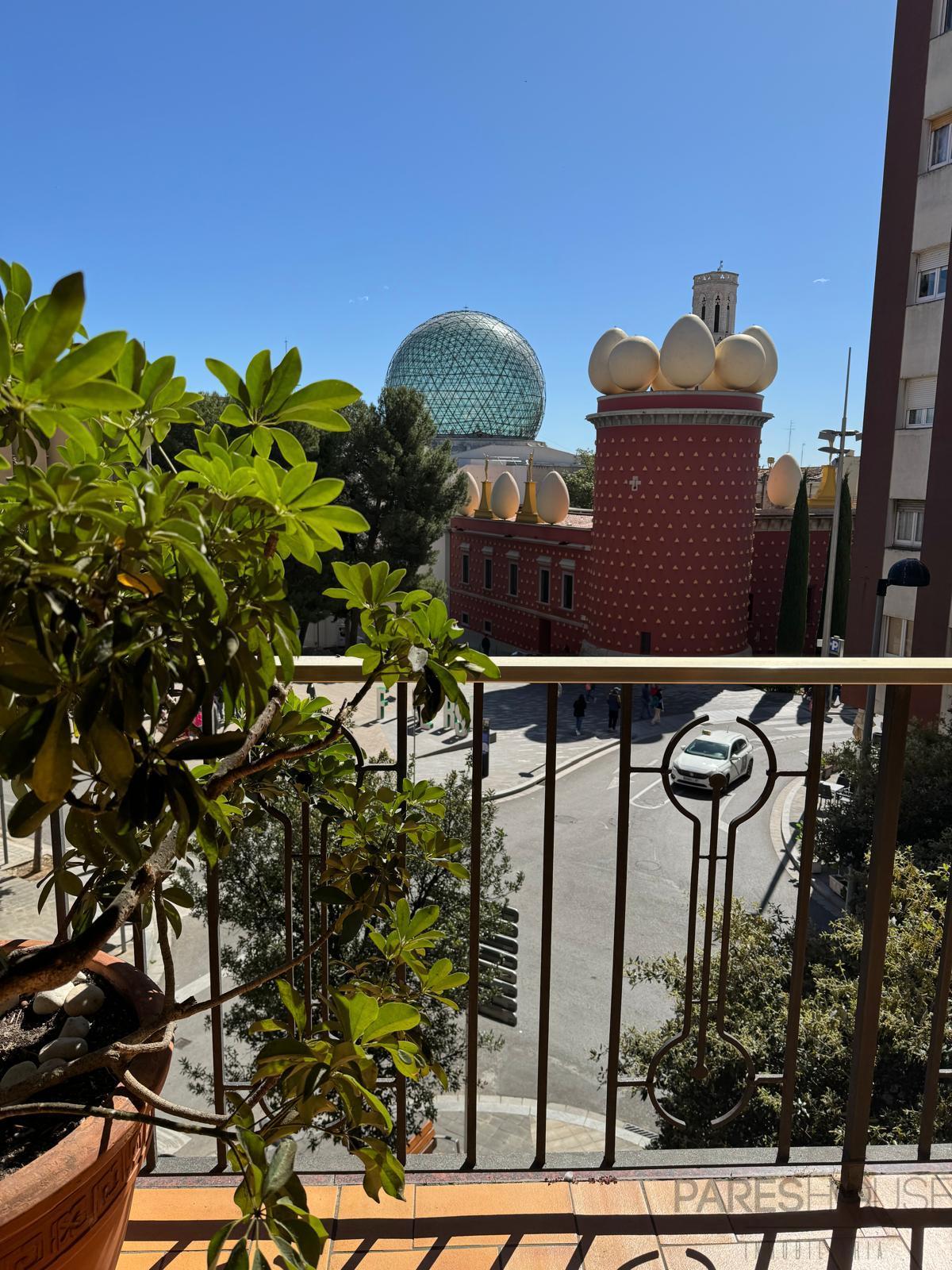 For sale of flat in Figueres
