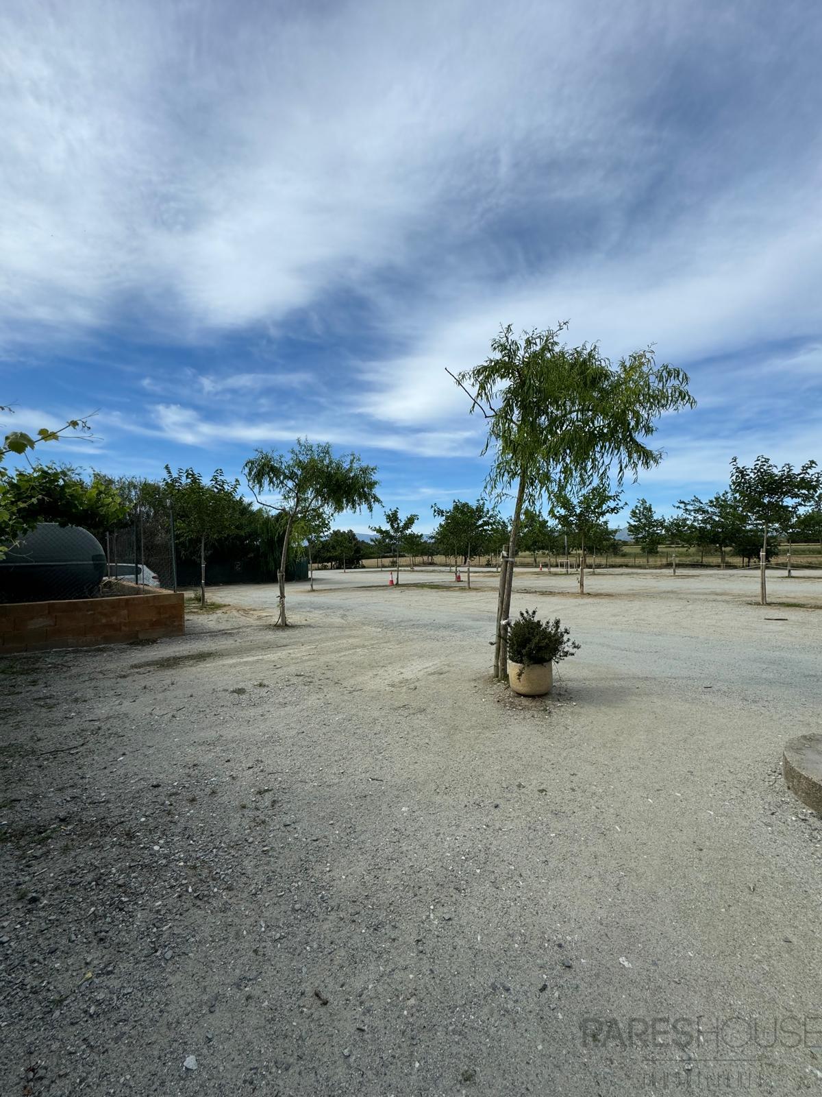 For rent of commercial in Peralada