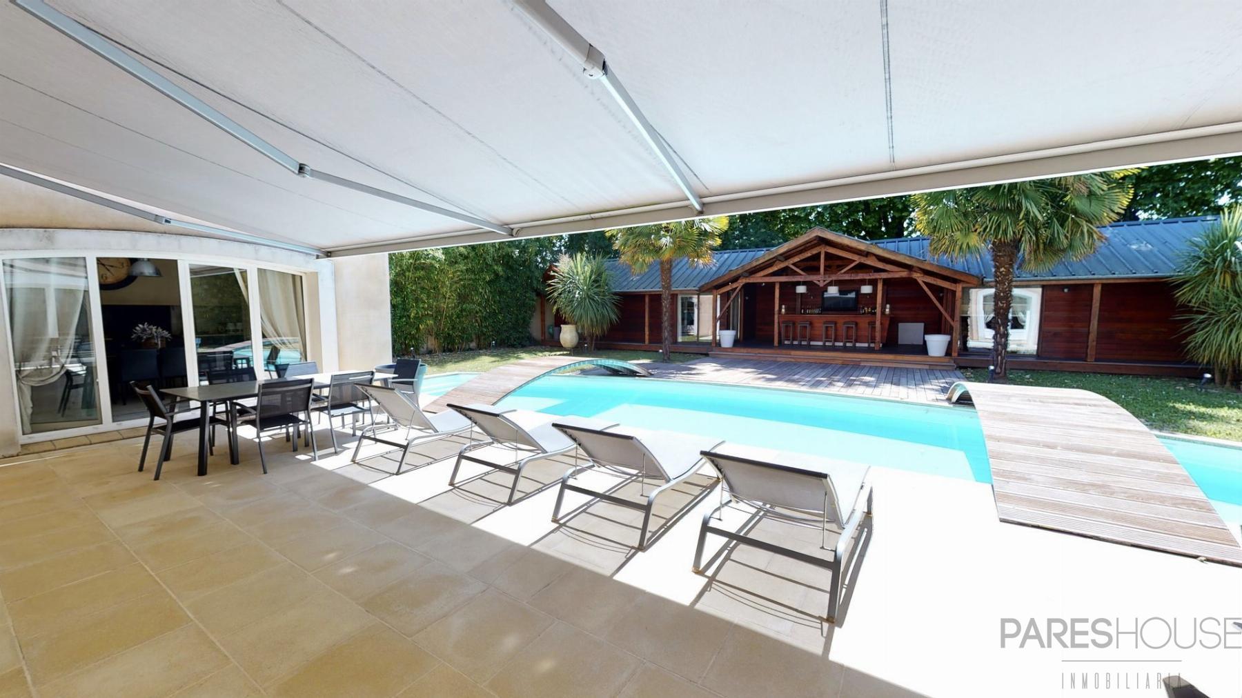 For sale of chalet in Montrouge
