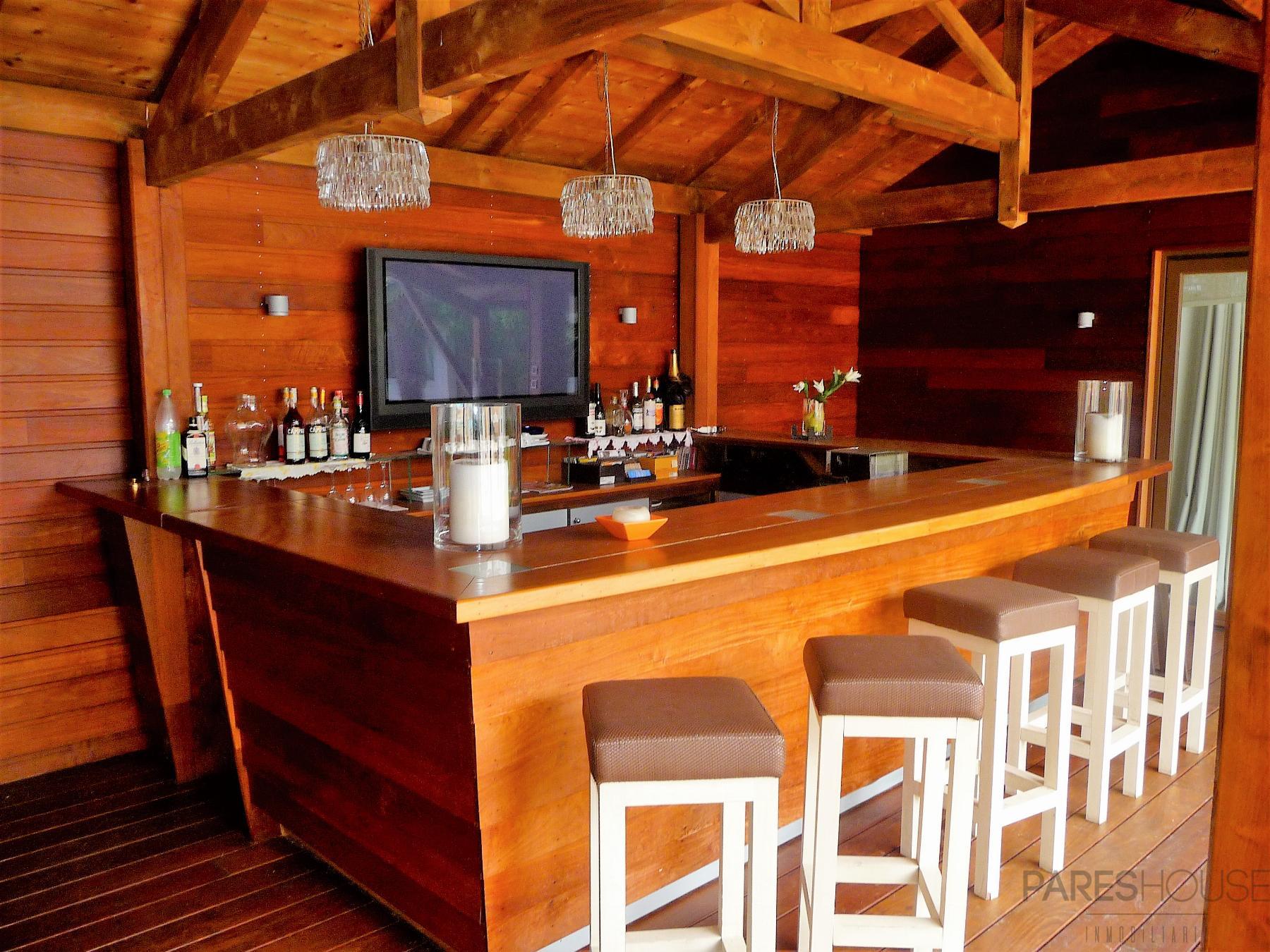 For sale of chalet in Montrouge