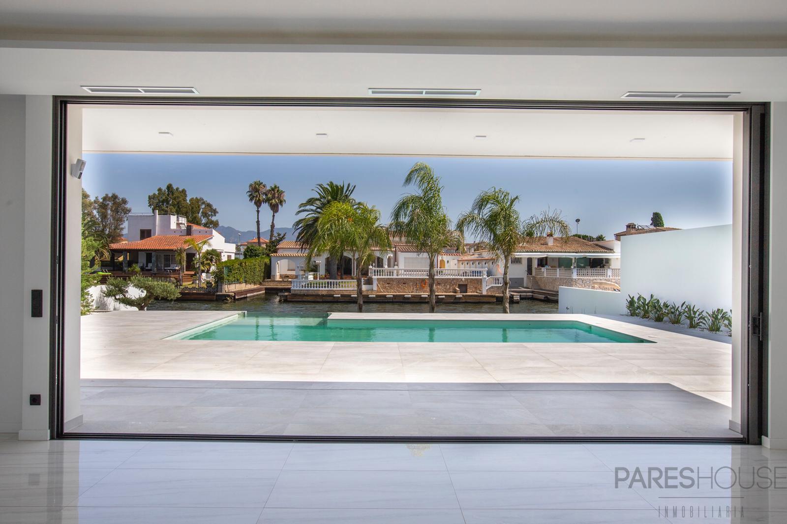 For sale of house in Empuriabrava