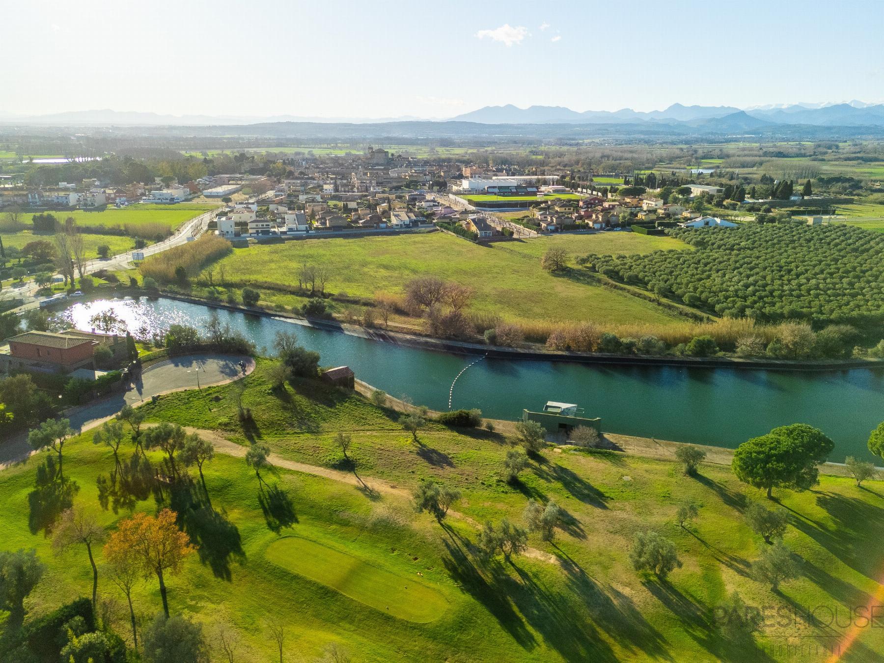 Venta de terreno en Peralada