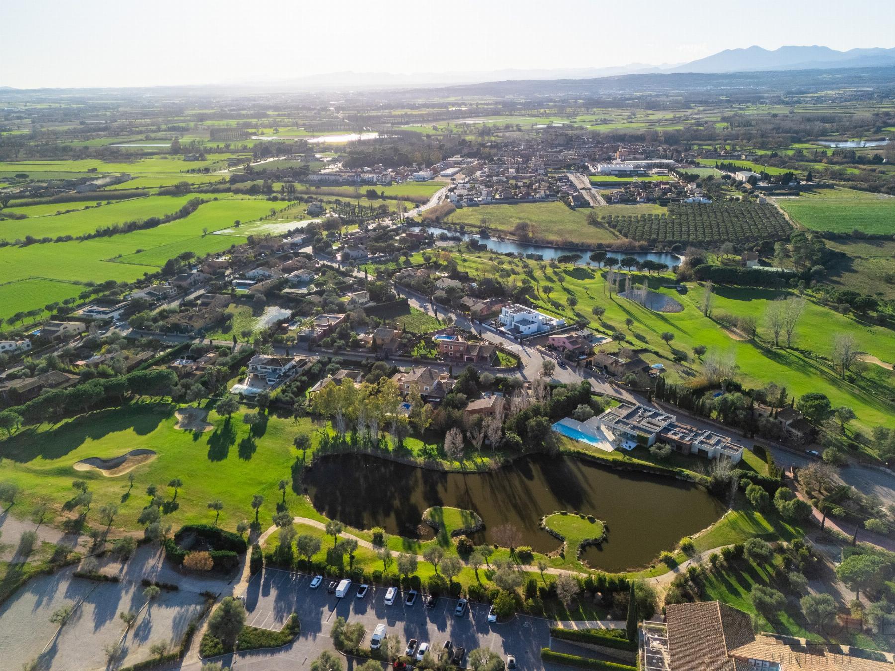 Venta de terreno en Peralada