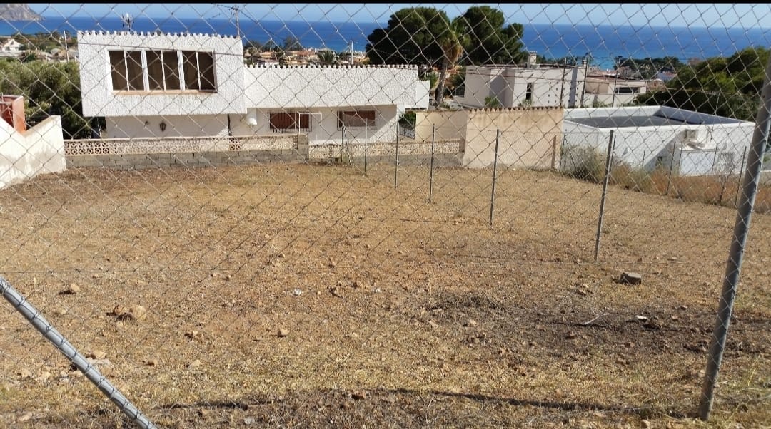 For sale of land in La Azohía