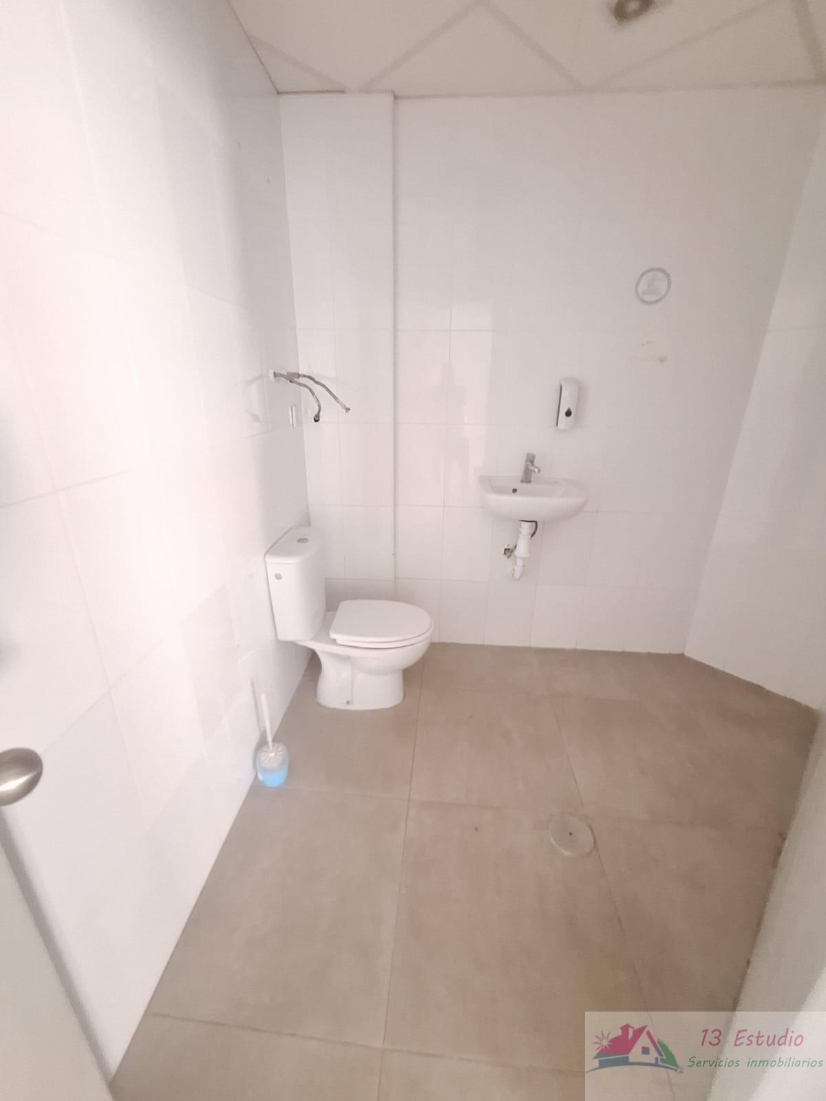 For rent of commercial in Cartagena