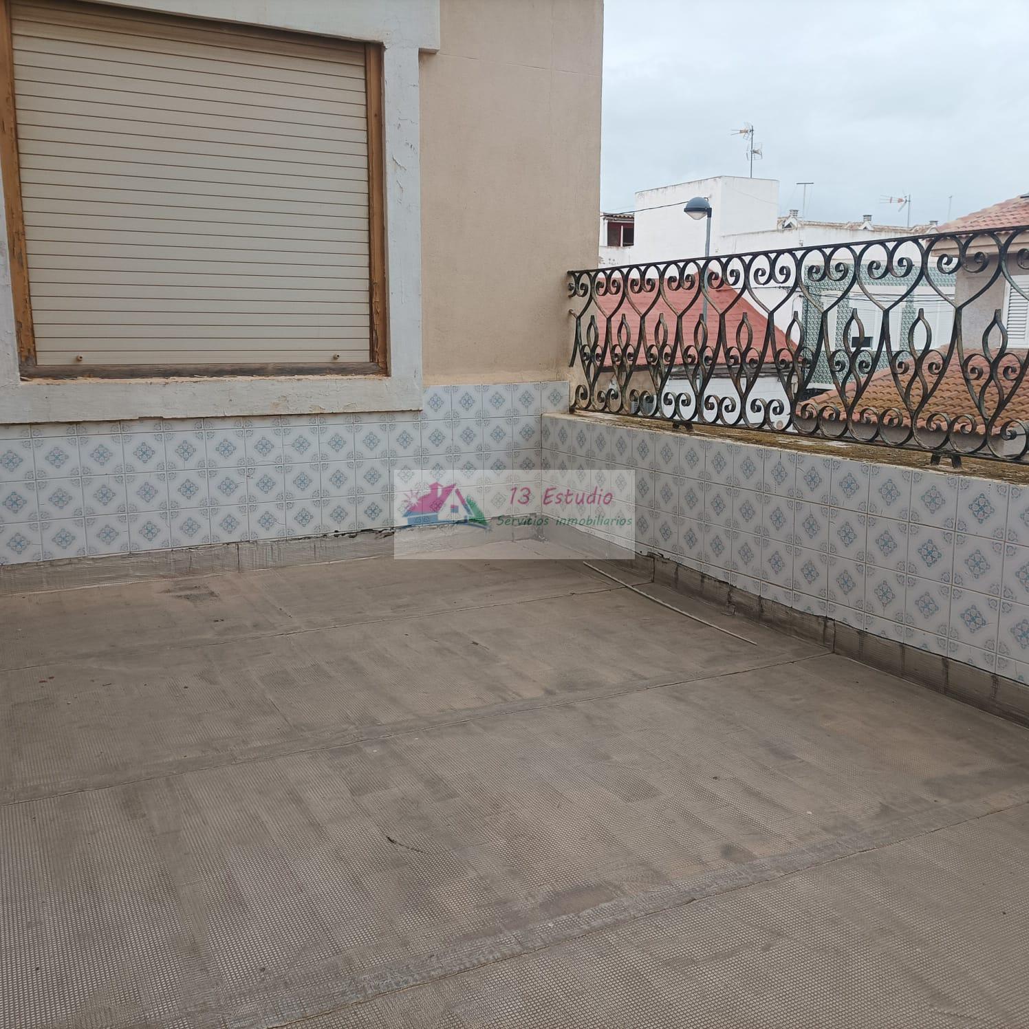 For sale of building in Cartagena