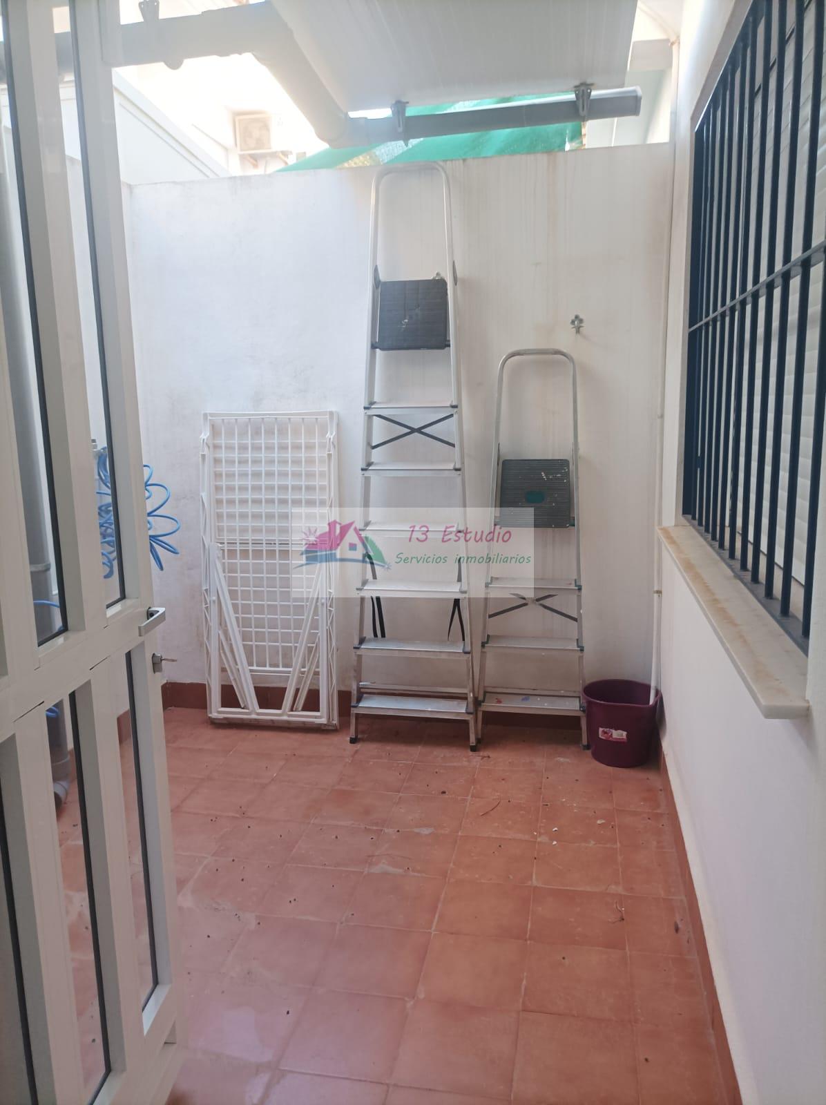 For sale of duplex in Los Alcázares