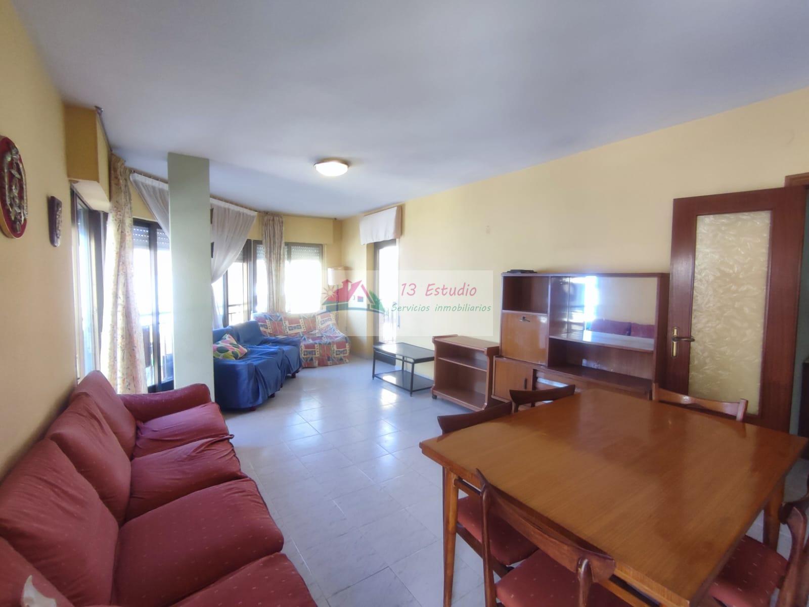 For sale of flat in Los Alcázares