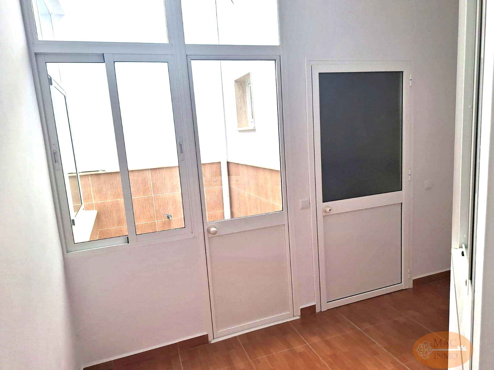 For sale of ground floor in Puerto Serrano