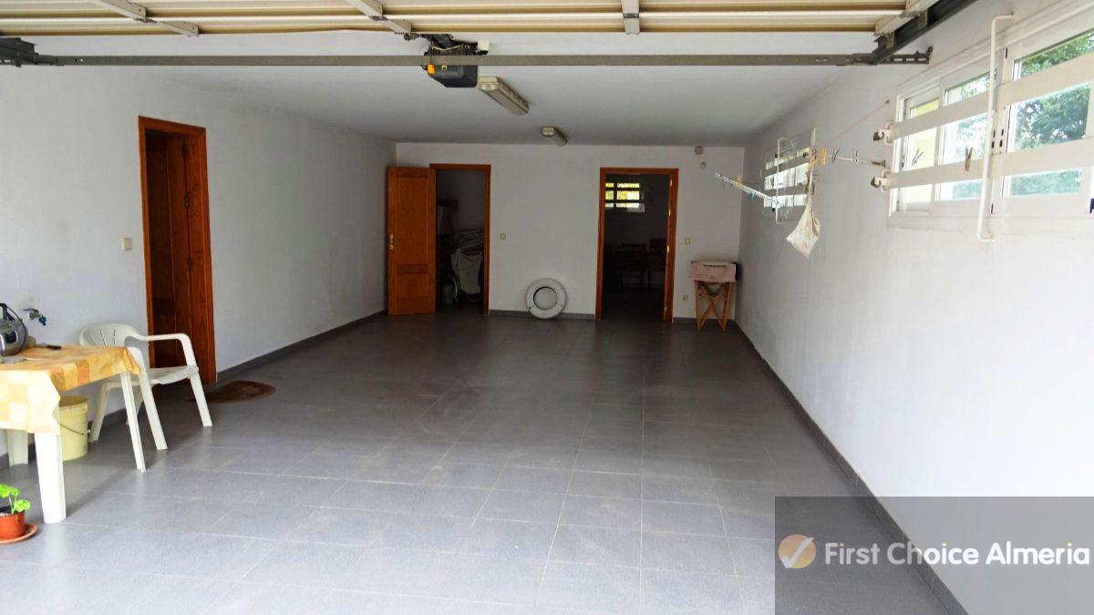 Venta de villa en Vera