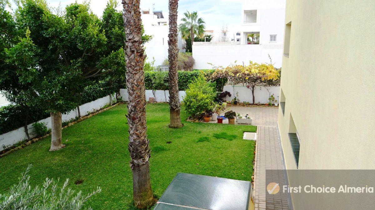 Venta de villa en Vera