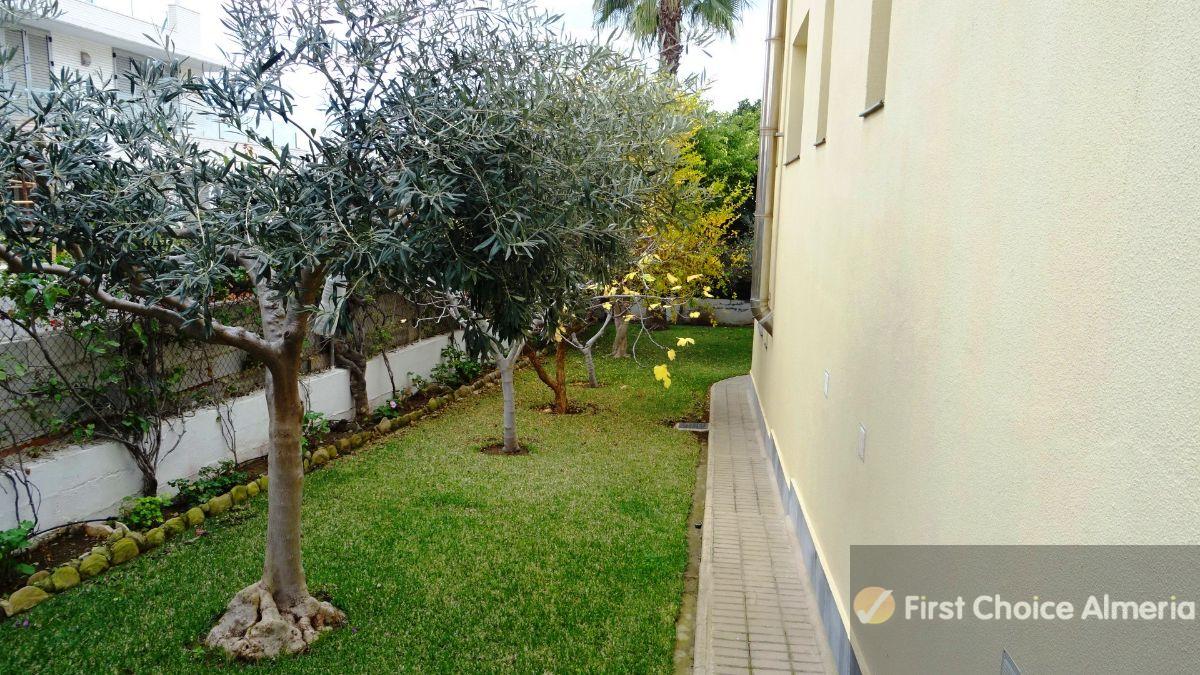 Venta de villa en Vera