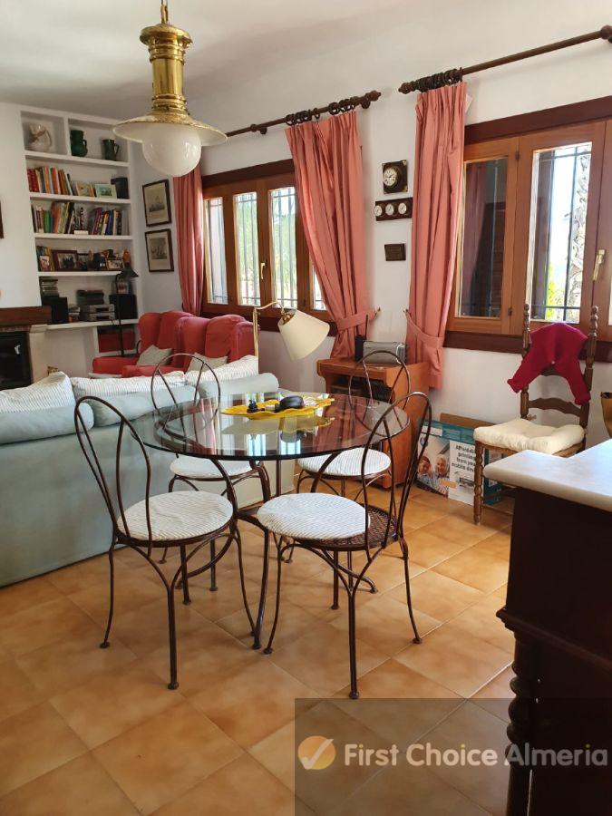 Venta de villa en Vera