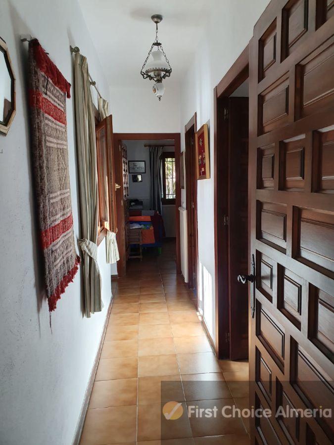 Venta de villa en Vera