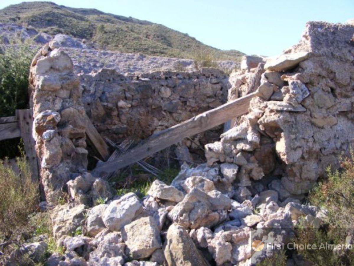 Venta de finca rústica en Sorbas