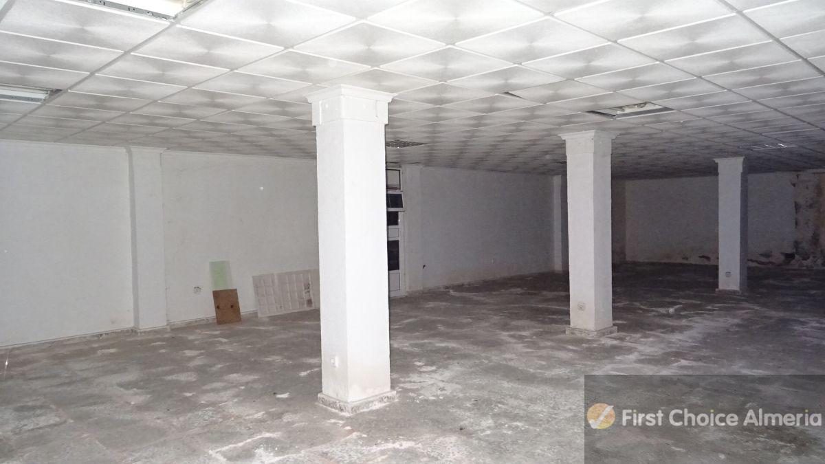 Venta de local comercial en Mojácar