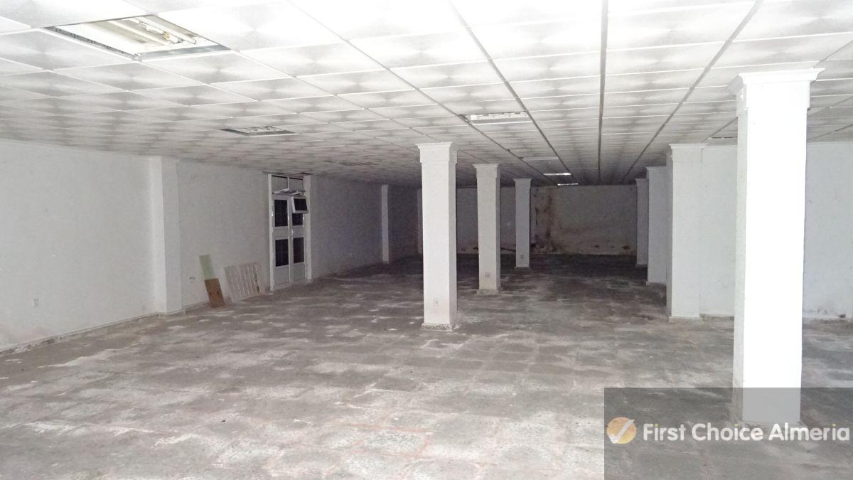 Venta de local comercial en Mojácar