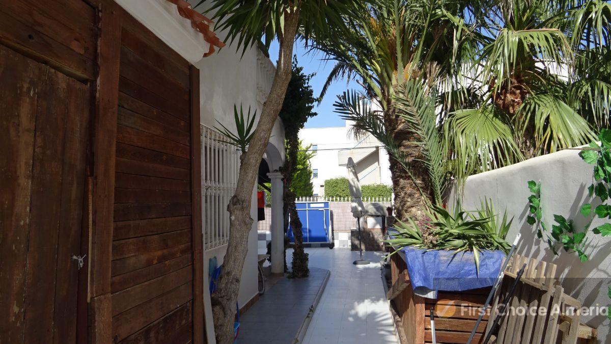 For sale of villa in San Juan de los Terreros