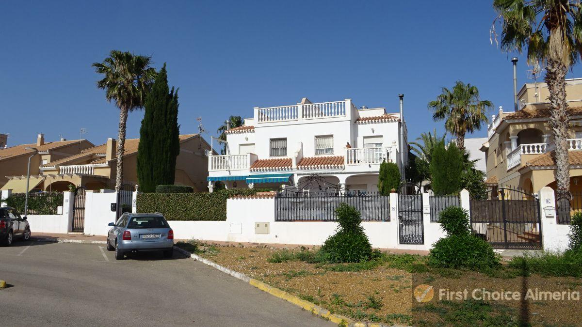 For sale of villa in San Juan de los Terreros