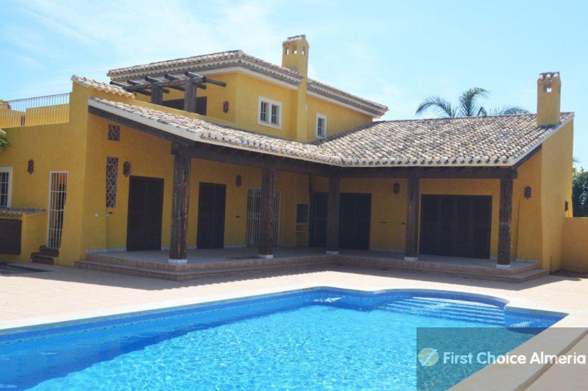 For sale of villa in Cuevas del Almanzora
