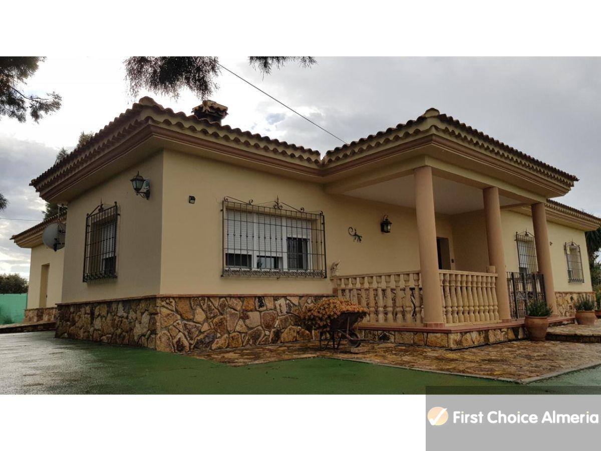 For sale of chalet in Los Gallardos