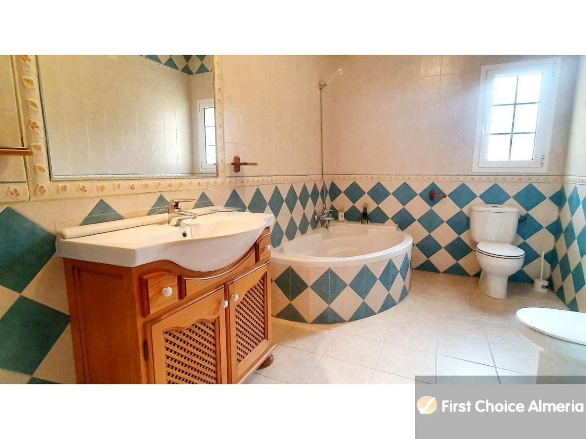 For sale of chalet in Los Gallardos