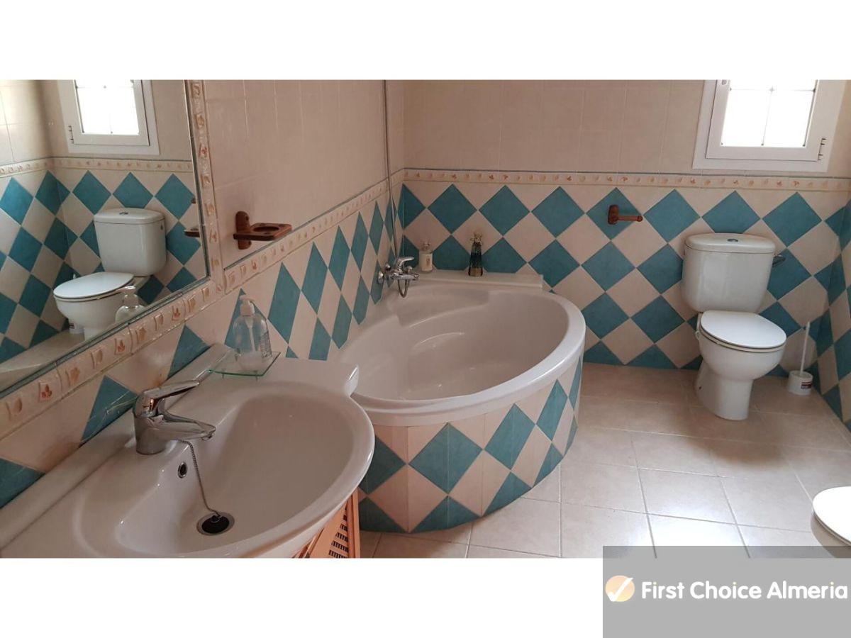 For sale of chalet in Los Gallardos